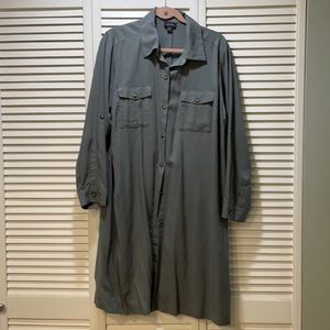 Knee length duster, great over pants or leggings